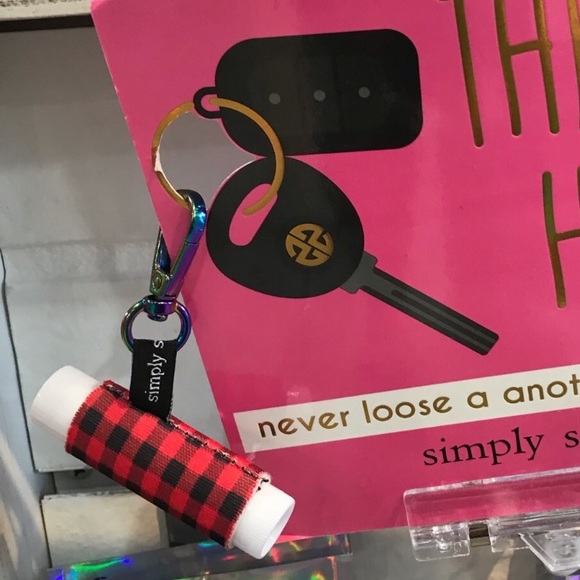 SIMPLY SOUTHERN set of 3 lip balm huggies WITH claw to attach it. - Picture 3 of 4